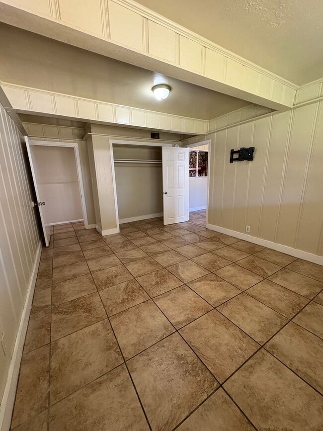 Building Photo - Amazing 4 bedroom/ 2bath house on beautiful lot!