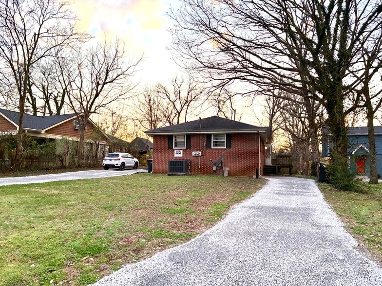 Building Photo - 3805 Burrus St