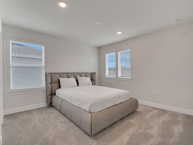 Building Photo - 4532 Gliding Wave St