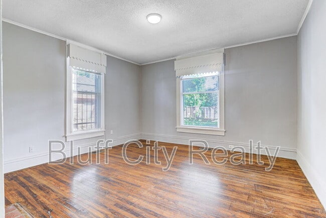 Building Photo - 1639 Southern Ave