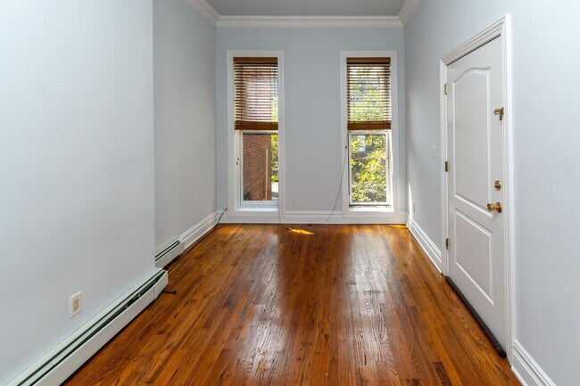 Building Photo - 292 Pavonia Ave