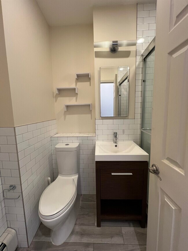 Building Photo - 96 Reservoir Ave