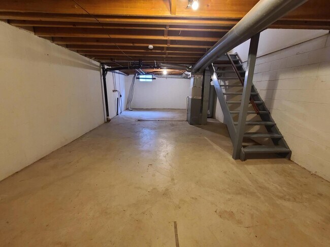 Building Photo - 1488 Bradshire Dr