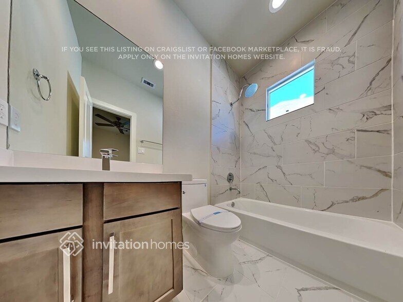 Building Photo - 10522 Executive Lake Dr