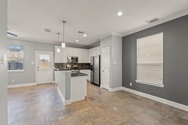 Building Photo - 25242 Boulder Bend Ln