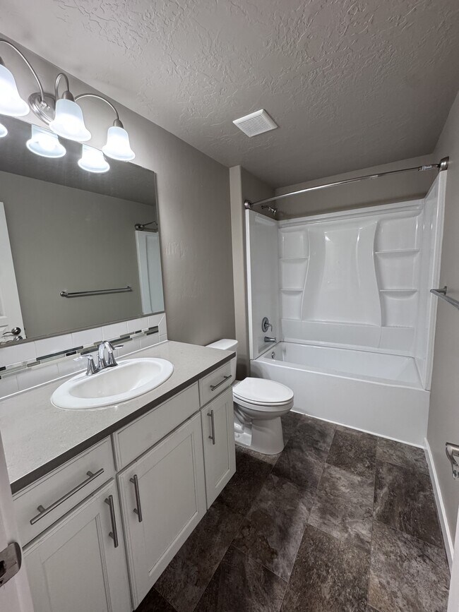 Building Photo - 9543 W Goldenpond Ct