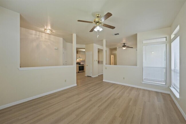 Building Photo - 502 Gregory Ct
