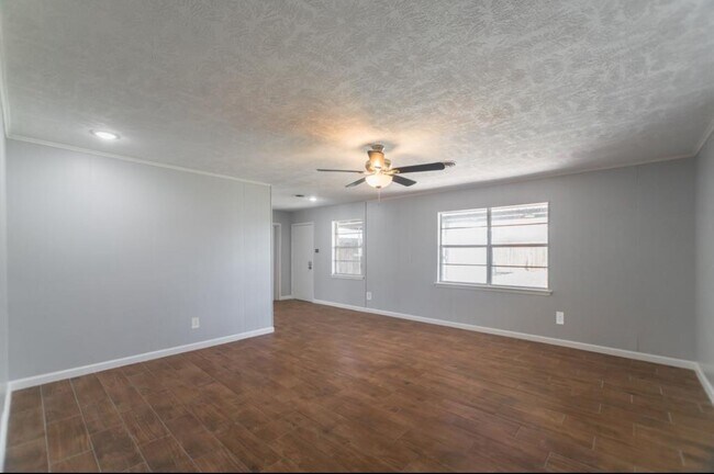 Building Photo - 8503 Braes River Dr