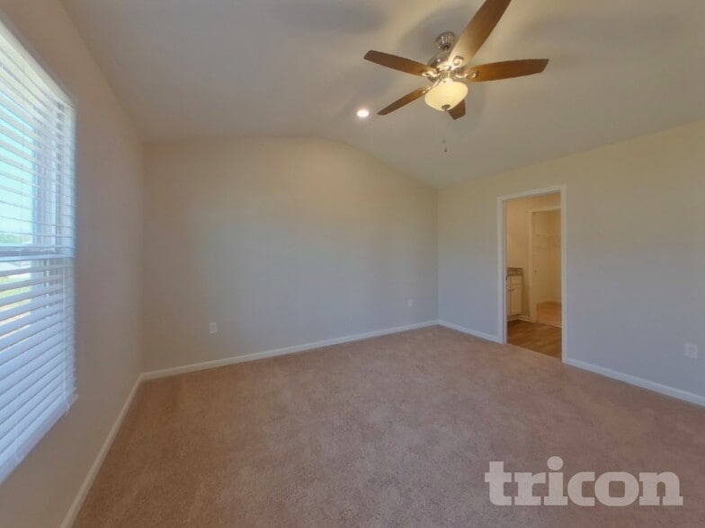 Building Photo - 315 Kenyon Dr