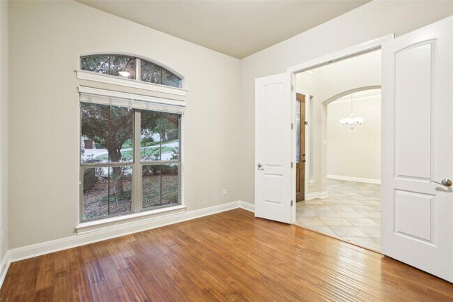 Building Photo - 10504 Prezia Dr