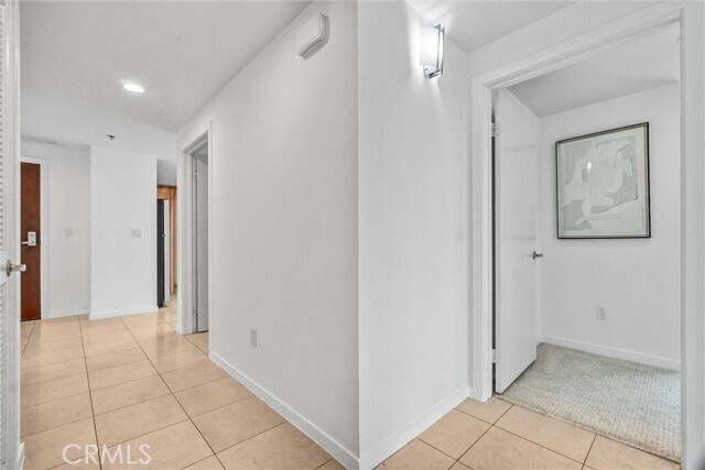 Building Photo - 411 W Seaside Way