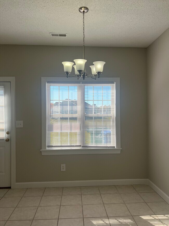 Dining Area - 3309 Whitlock Dr N