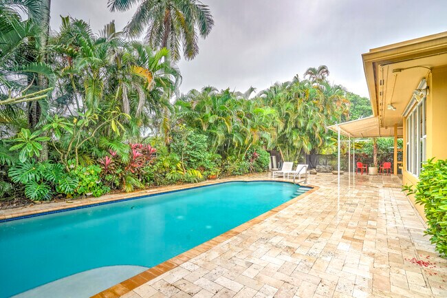 Building Photo - 216 32nd St