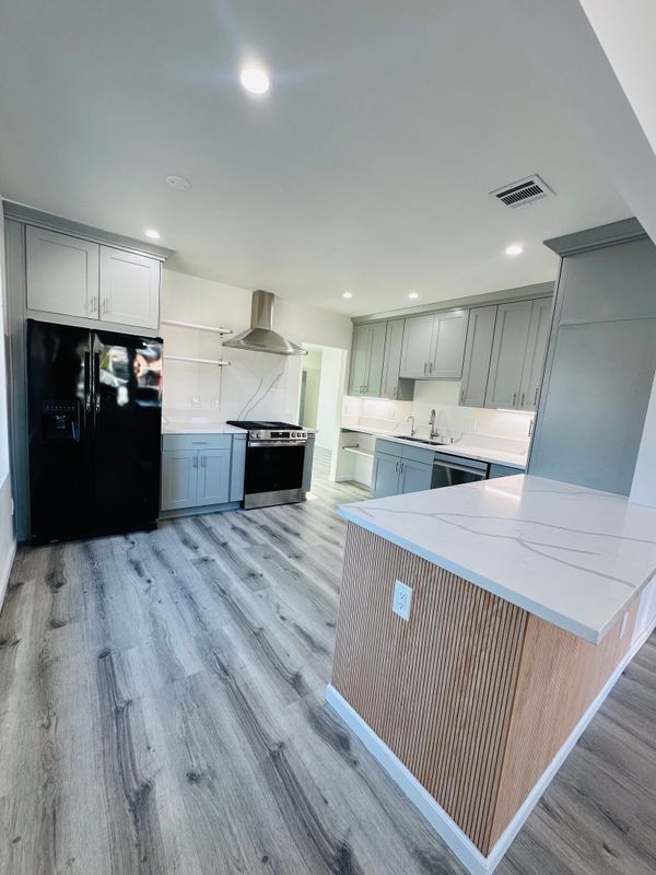 Building Photo - 3634 Caspian