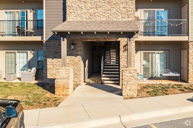 Building Photo - 60 West