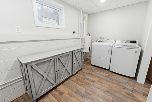 Building Photo - Furnished Home on KY Lake