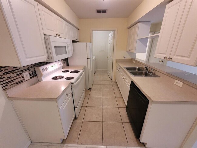 Building Photo - 36321 Stonewood Ln