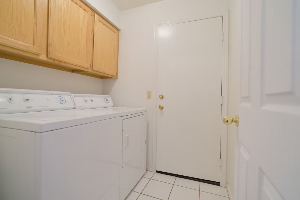 Building Photo - 1317 N Palmsprings Dr