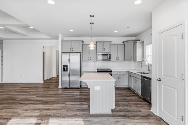 Building Photo - Experience Luxury Living in Reedy Fork