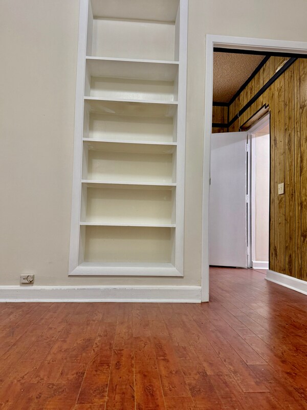 Building Photo - 3400 Betty Ln