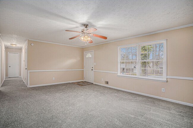Building Photo - 3 bdrm, 2 bath in Stonecrest