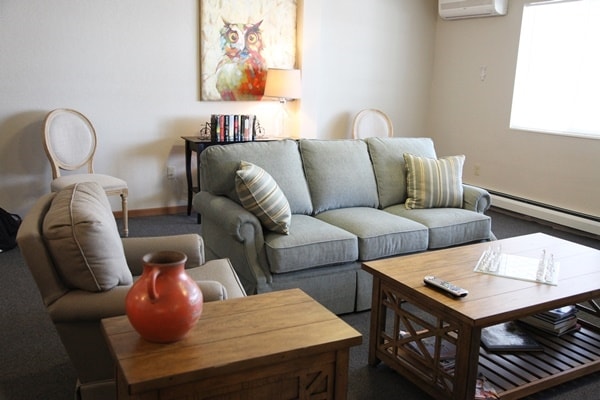 Living Room - Charters Cove Senior Living