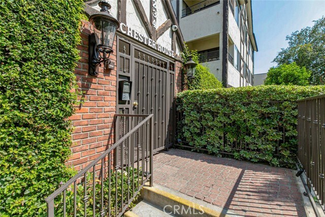Building Photo - 234 N Kenwood St