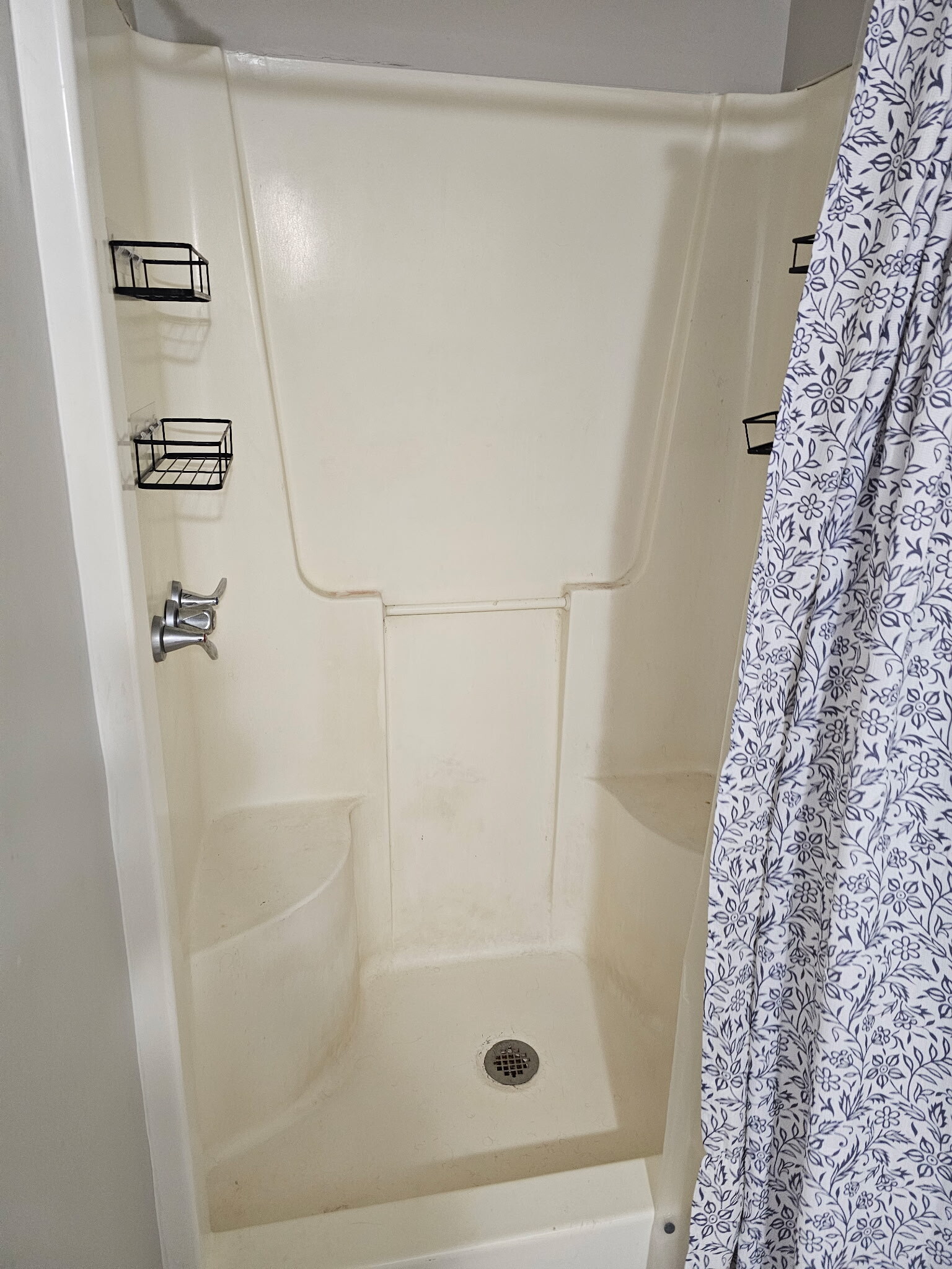 Building Photo - 613 Poplar St