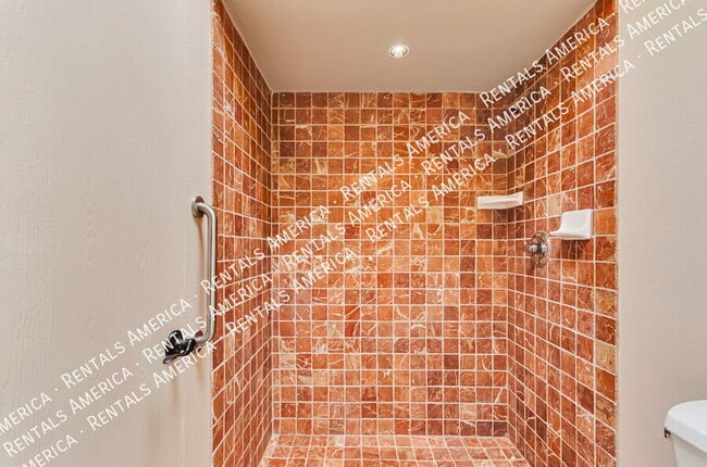 Building Photo - 5421 N Paseo de la Pereza