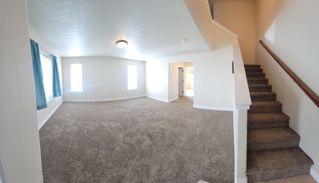 Building Photo - 550 Sunflower Rd