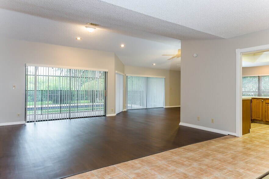 Building Photo - 21074 Shady Vista Ln