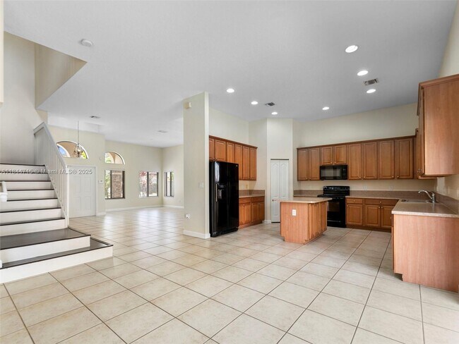 Building Photo - 1438 SW 154th Ct