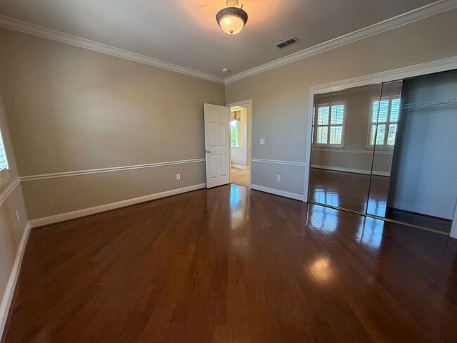 Building Photo - 1014 Gamay Dr