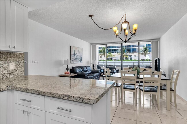 Building Photo - 3505 S Ocean Dr