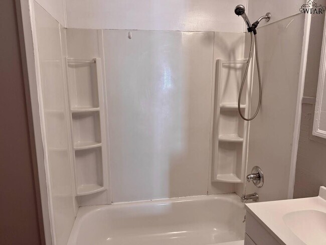 Building Photo - 1710 Monroe St