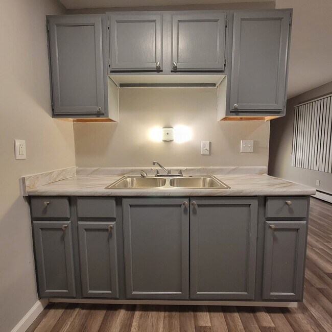 Building Photo - King Towers Apartments