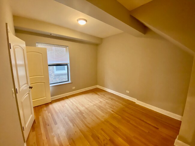Building Photo - 6557 S Minerva Ave