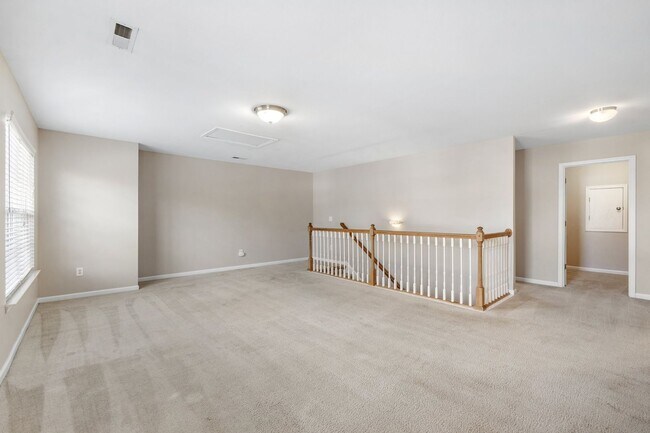 Building Photo - Spacious 4 BR, 2.5 BA, Master BR on Main, Conveniently Located Between Greenville and Spartanburg