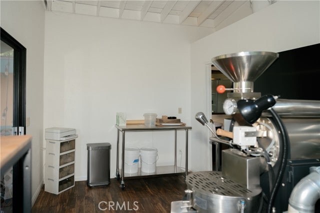 Building Photo - 16851 Hay Dr