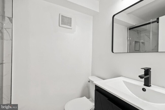 Building Photo - 1235 Alabama Ave SE