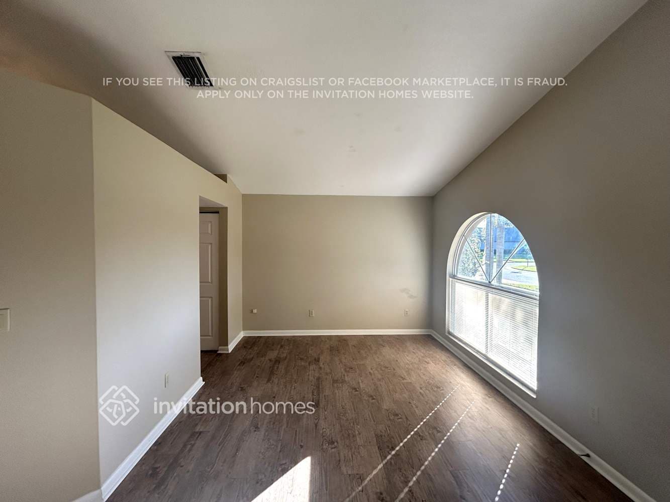 Building Photo - 1916 Bridgehampton Pl