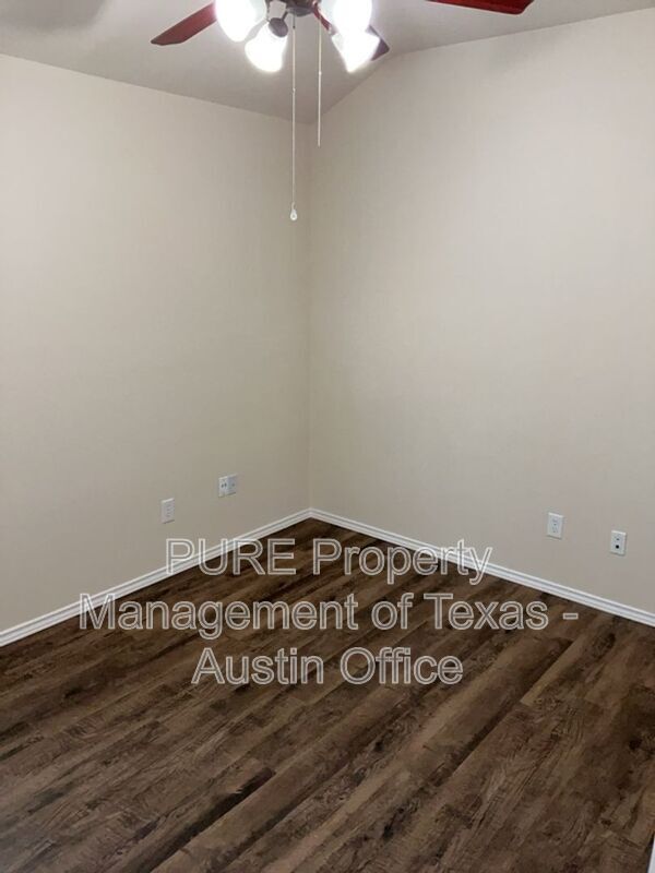 Building Photo - 406 Pecan Grove Dr