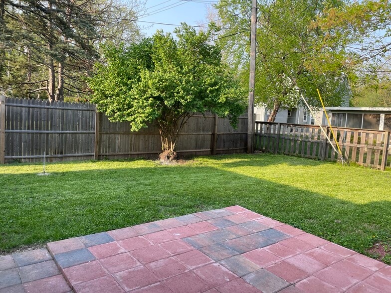 Building Photo - 306 E Washington St