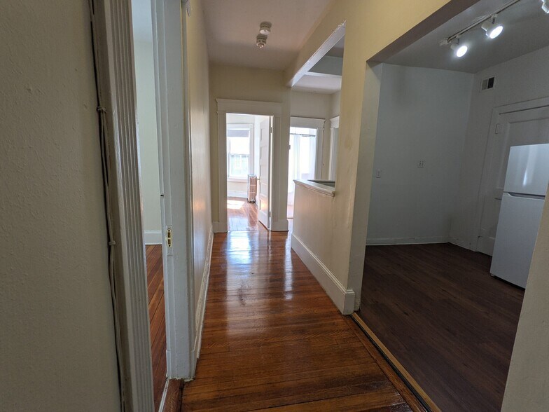 Building Photo - 1595 Beacon St