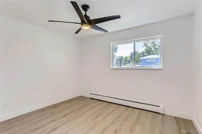 Building Photo - 1632 Chester St