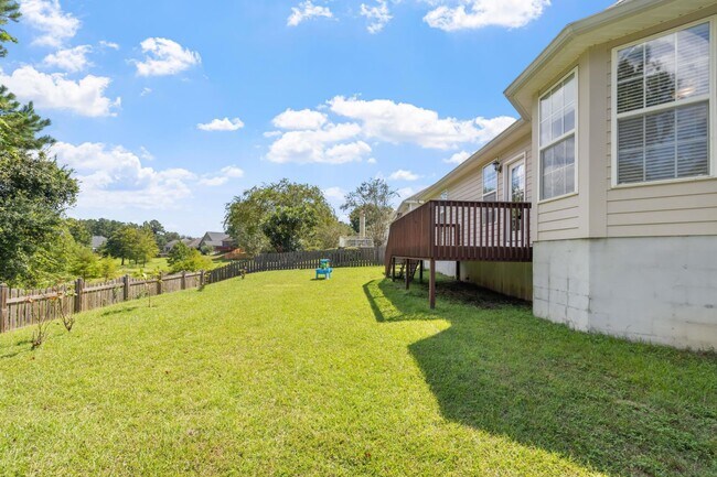 Building Photo - 5633 Tecumseh Dr