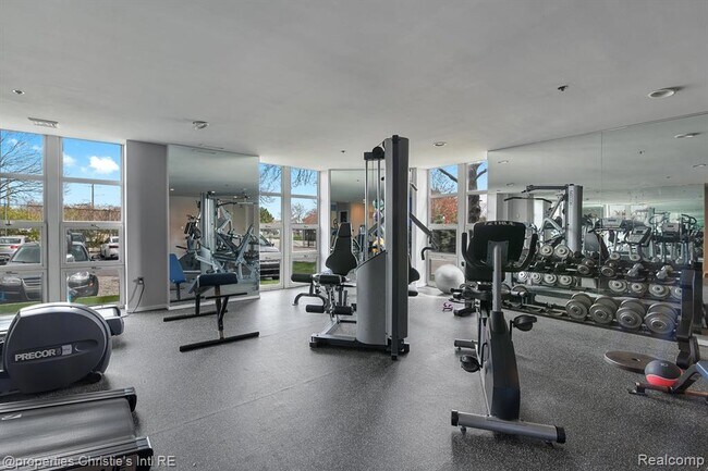 Building Photo - 250 E Harbortown Dr