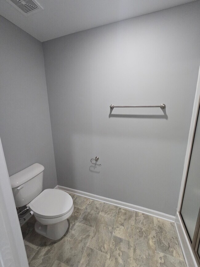 Building Photo - 1601 Mount Rainer Dr