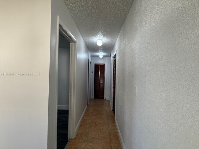 Building Photo - 1048 NW 32nd Pl