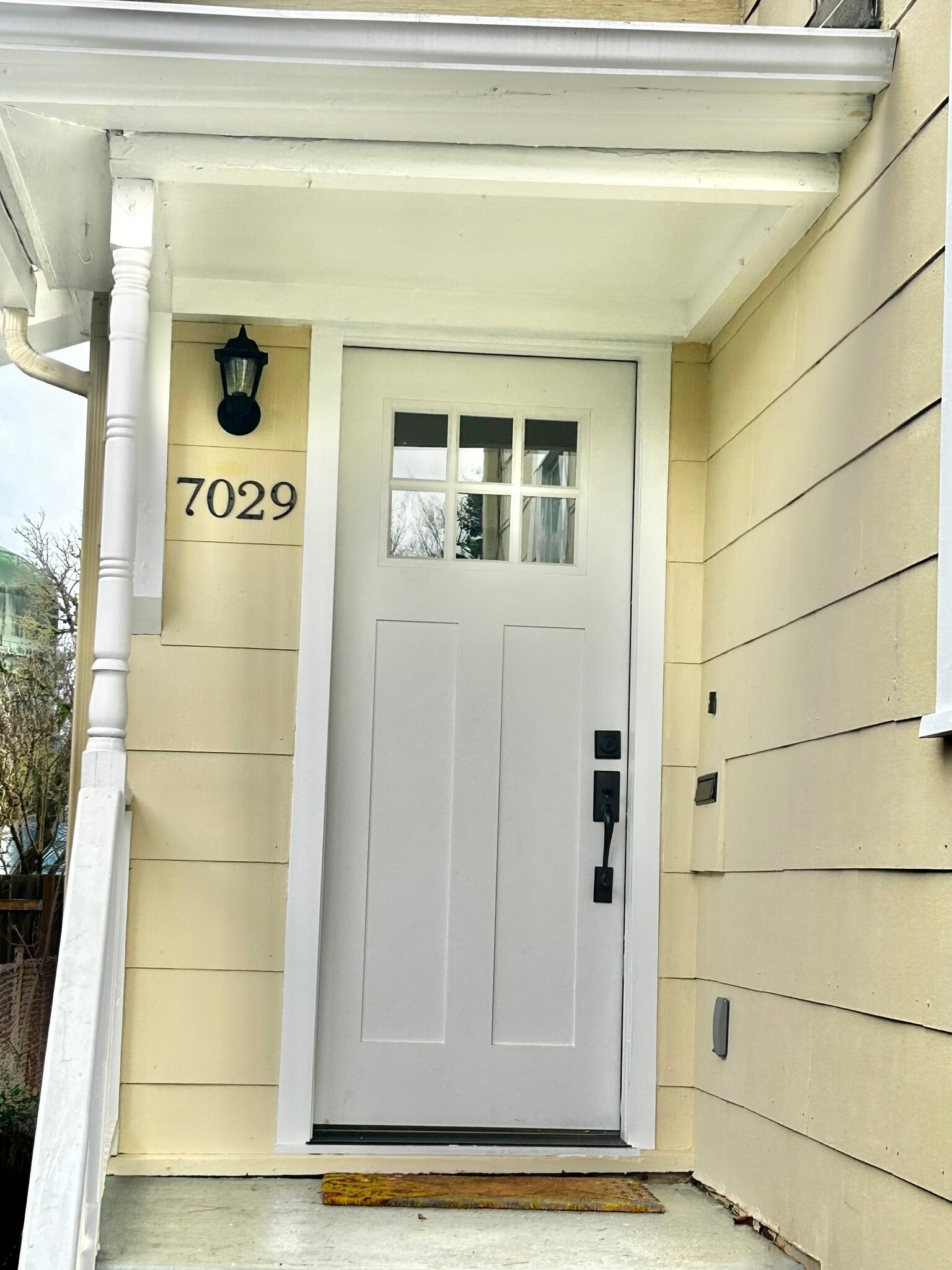 Entry - 7029 N Tyler Ave